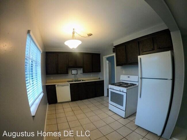 Foto del edificio - 2 br, 1 bath House - 23085 Floral St
