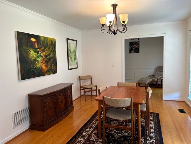 Foto del edificio - 1324 Sumar Rd. (Crestwood Highlands)