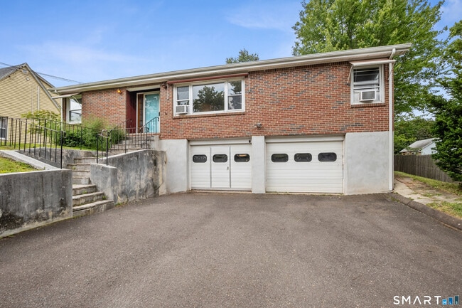 Foto del edificio - 65 Birge Ave