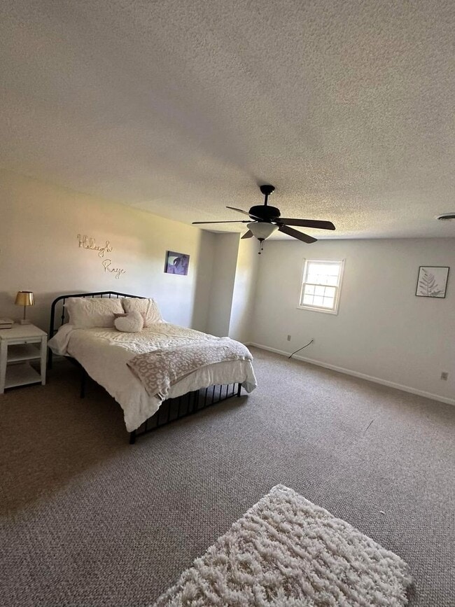 Building Photo - 2033 N Economy Rd