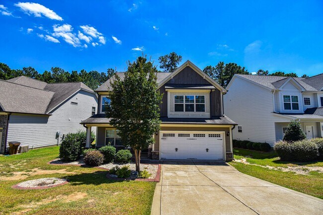 Building Photo - Three Story 5 Bedroom 3.5 Bath in Anderson...