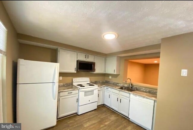 Foto del edificio - 14103 Armilla Ct