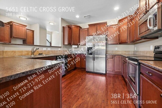 Building Photo - 5651 Celtic Cross Grove
