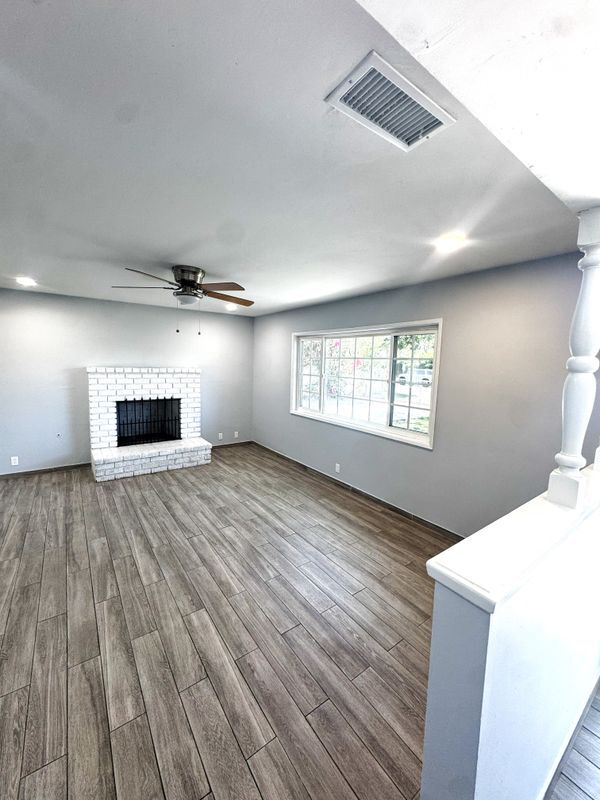 Foto del edificio - 221 E Maple St