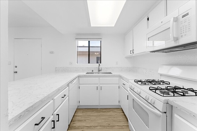 Foto del edificio - 631 E Elk Ave