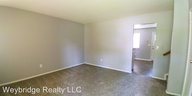 Building Photo - 3 br, 1 bath House - 2119 Sevenhills Drive
