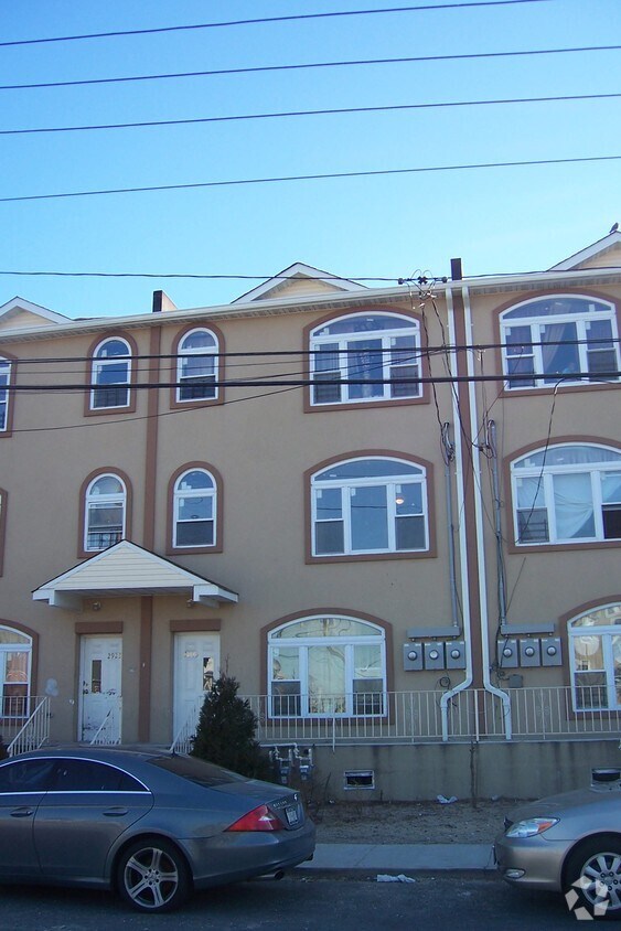 Primary Photo - 30-01 Seagirt Ave