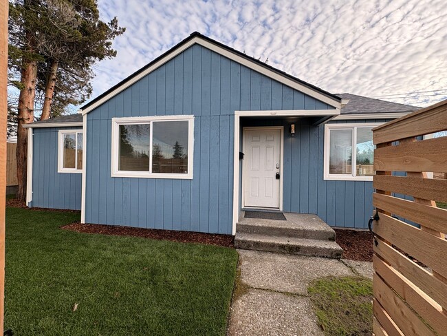 Building Photo - 13610 8th Ave SW