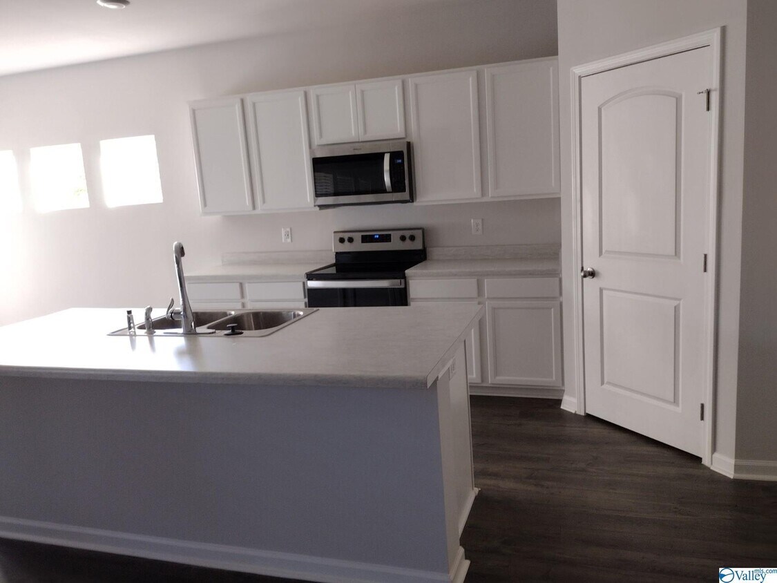 115 Red Fox Way, Meridianville, AL 35759 - House Rental in
