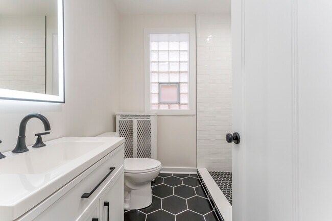 Foto del edificio - 1027 N Harlem Ave