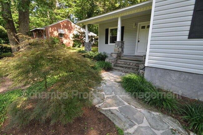 Building Photo - 326 Webster St