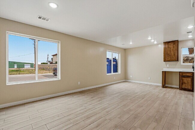 Foto del edificio - Brand new 2 bed 1 bath apartment in 79924
