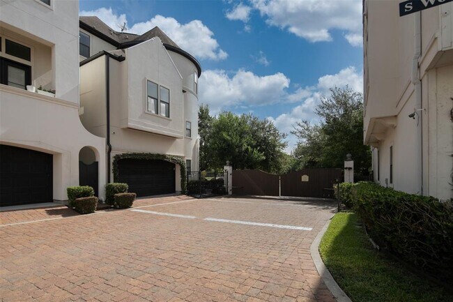 Foto del edificio - 9944 Woodwind Lane South