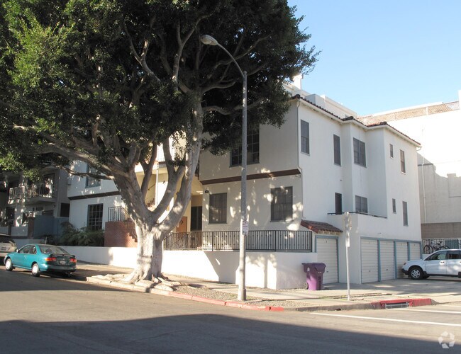 Building Photo - 15 Loma Ave