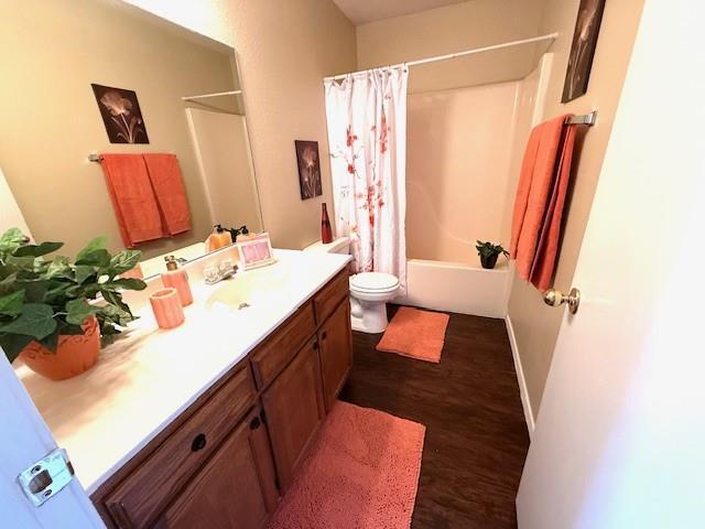 Building Photo - 125 NE Johnson Ave