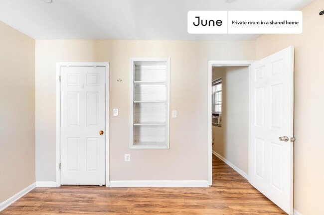 Building Photo - Room in Shared 8 bed/3.5 bath home
