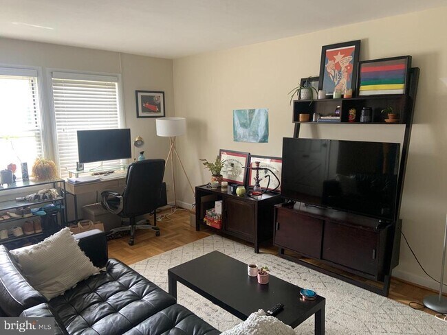 Foto del edificio - 732 N Oakland St