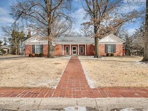 Building Photo - 8200 E Tipperary St