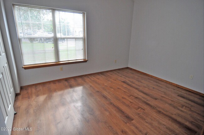 Foto del edificio - 514 Hampton Pl Blvd