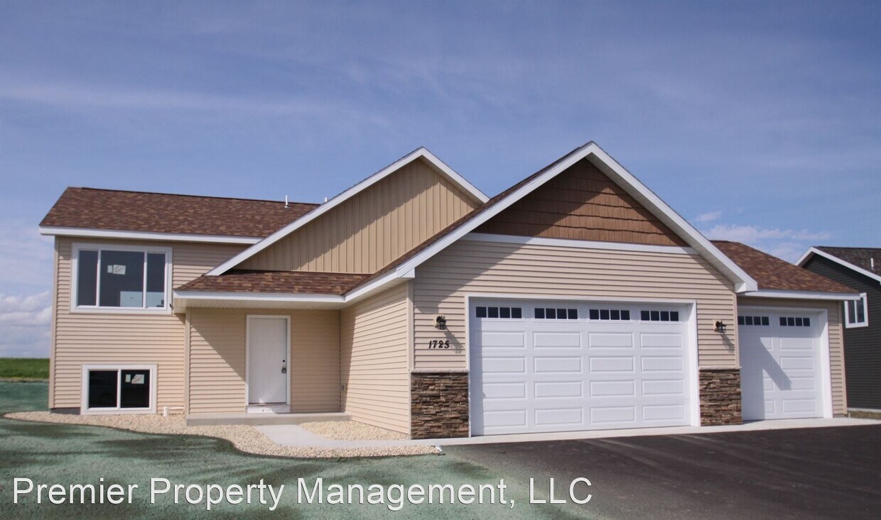 Foto principal - 4 br, 2 bath House - 1725 34th St NE