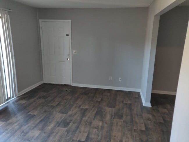 Building Photo - 103 Thornwell Ct
