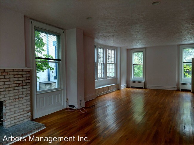 Building Photo - 4716 Wallingford St