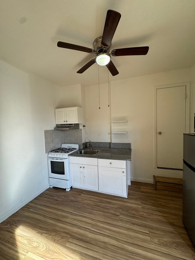 Foto del edificio - 8710 Avalon Blvd