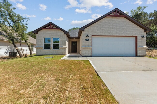 Building Photo - 2605 Hillcrest Dr