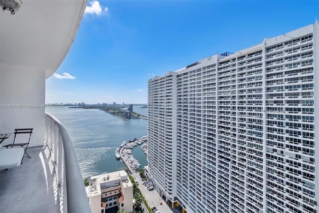 Foto del edificio - 1750 N Bayshore Dr