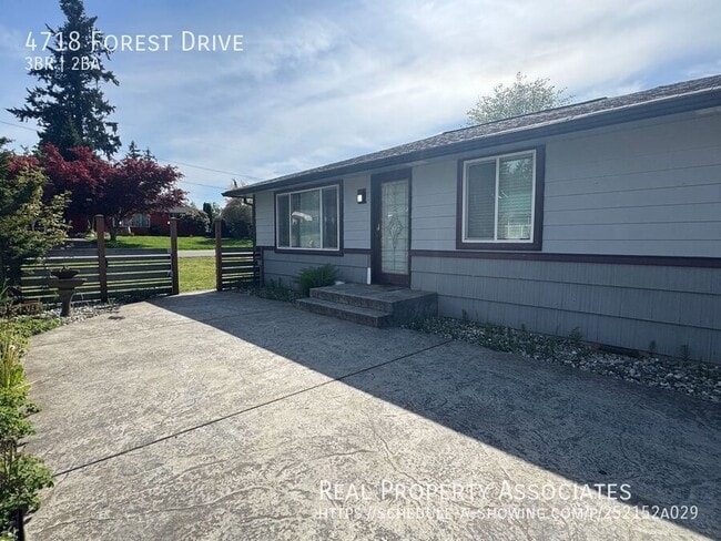 Building Photo - 4718 Forest Dr