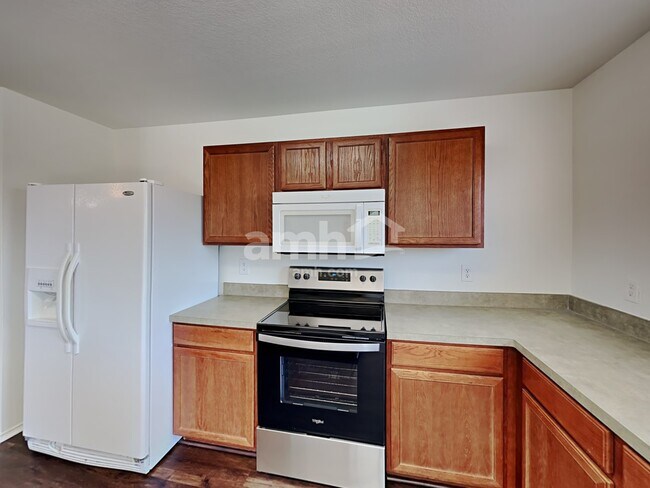 Building Photo - 545 Bent Oak Dr