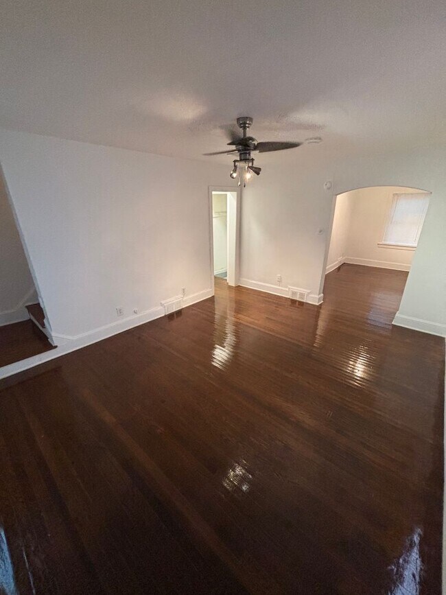 Foto del edificio - 3113-3115 Douglas St