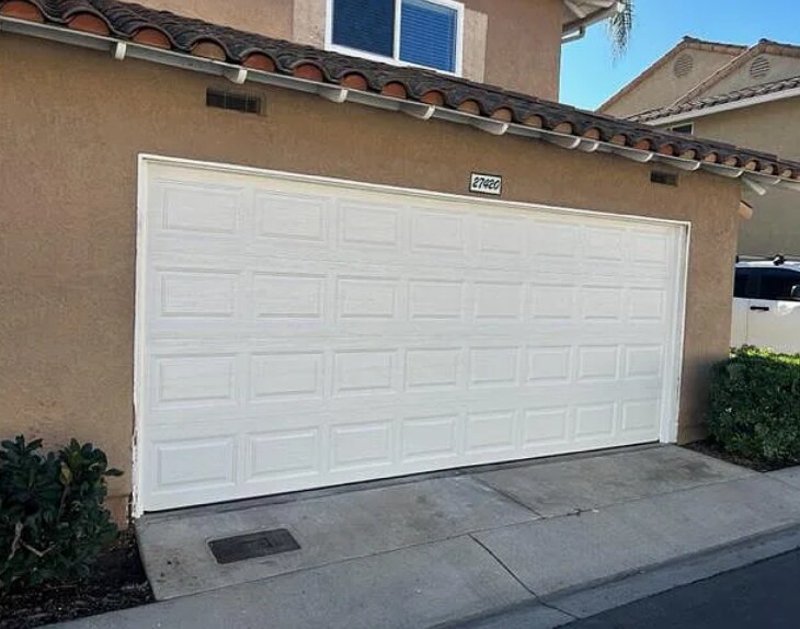 Primary Photo - 27420 Iris Ave