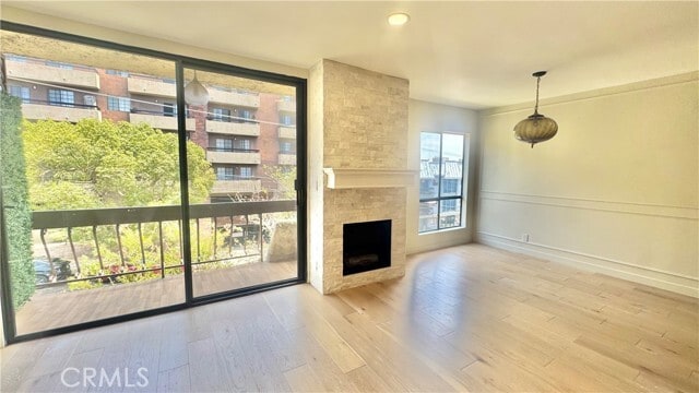 Foto del edificio - 1735 N Fuller Ave