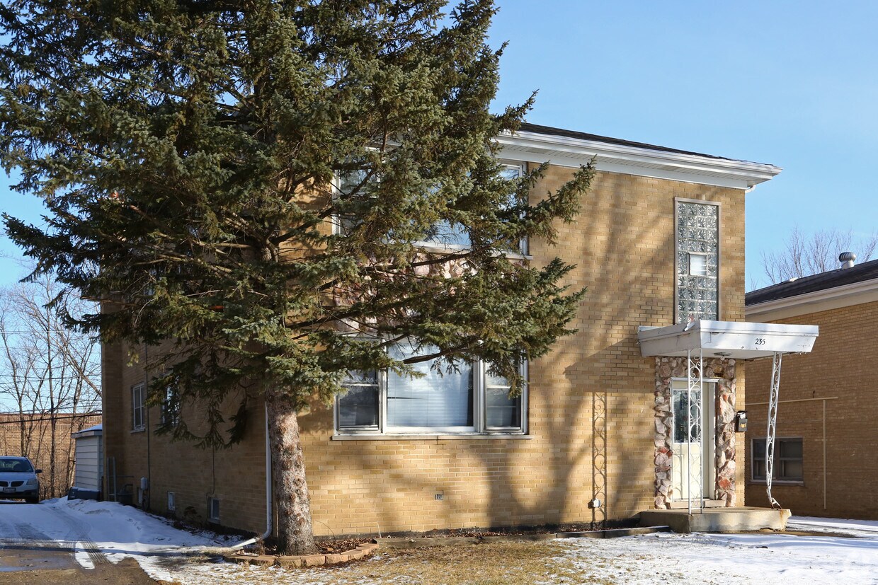 Building Photo - 235 S Hale St