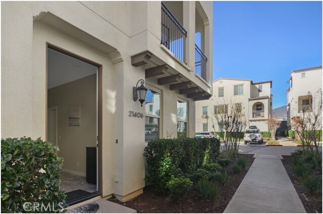 Foto del edificio - 21406 Dahlia Ct