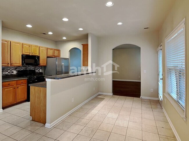 Building Photo - 5177 Rosewood Pl