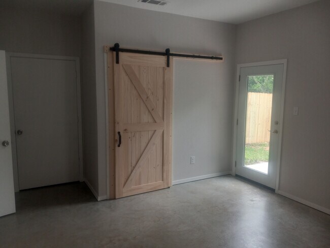 Building Photo - 221 San Angelo Ave