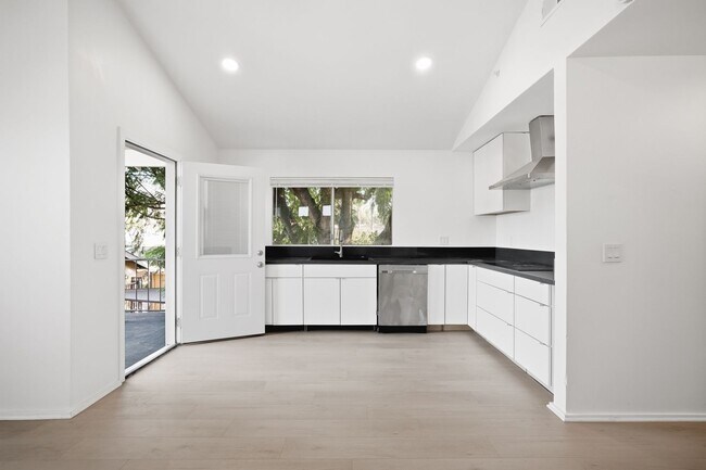 Foto del edificio - 611 W Mission St