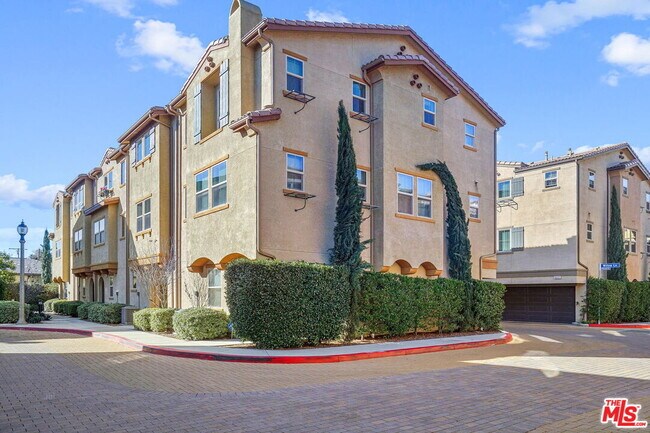 Building Photo - 14122 Willow Ln