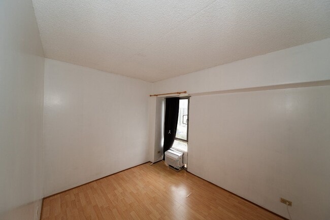 Building Photo - 430 Keoniana St