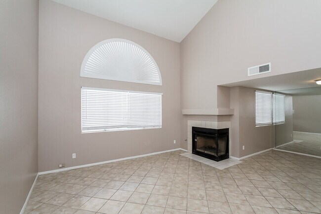 Building Photo - 1605 Fig Palm Ct