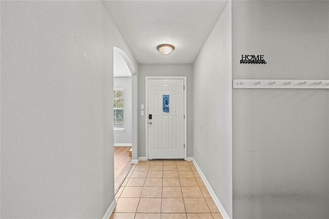 Building Photo - 3800 Hickox Dr