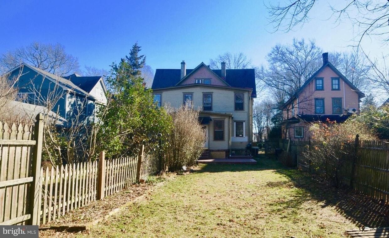 Primary Photo - 111 W Euclid Ave