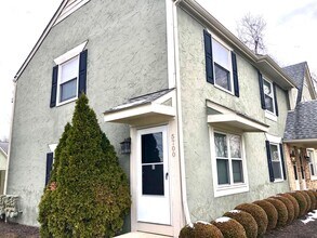 Building Photo - 5700 Crossing Ct