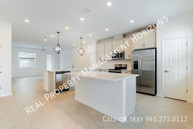 Building Photo - 1929 Transom Ln