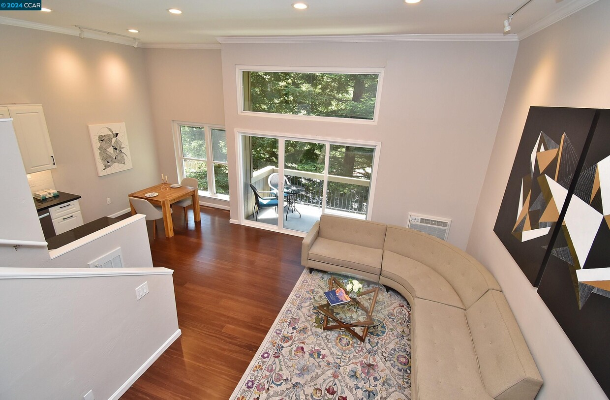 Primary Photo - 2067 Ascot Dr