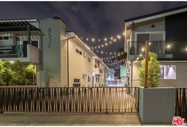 Foto del edificio - 4517 Prospect Ave