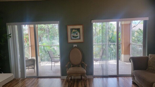 Foto del edificio - 8243 Mulligan Cir