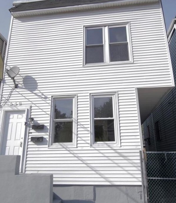 Primary Photo - 449 14th Ave